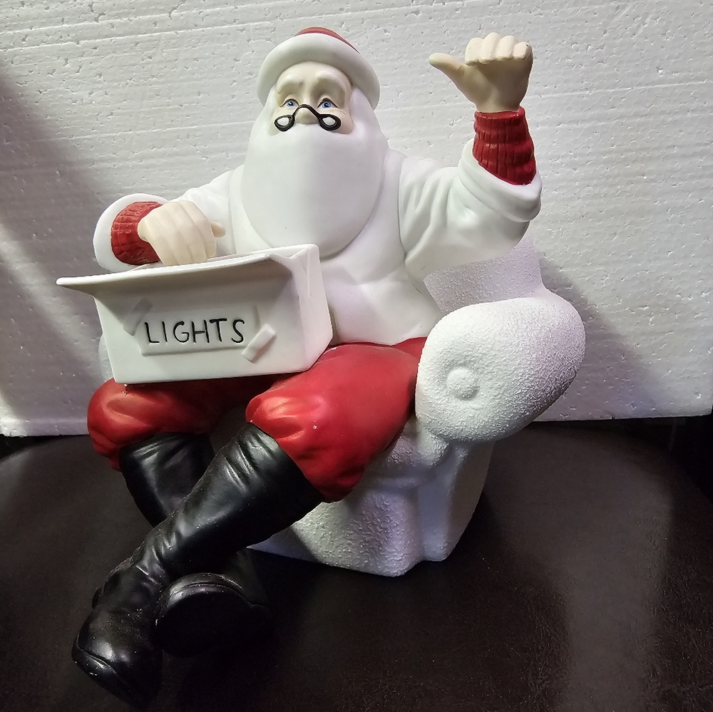 Dept 56 1998 Retired "String the Lights Santa"